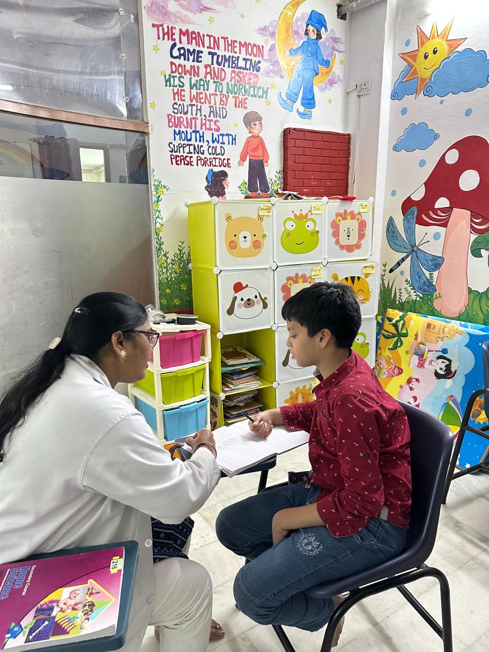 Happy parent with child at Adhyayan Learning Centre